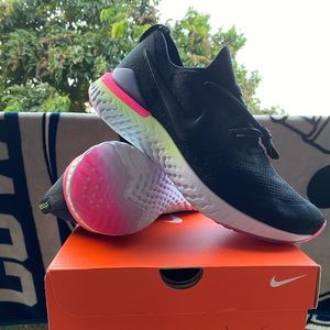 Nike Epic React Flynit 2 NWT/Deadstock!!